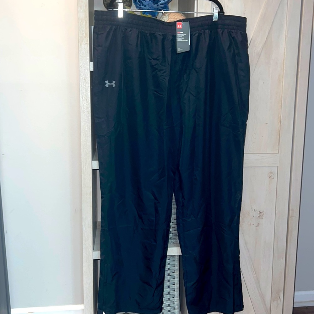 Item# 147. NWT Under Armour Athletic Pants, 4XL